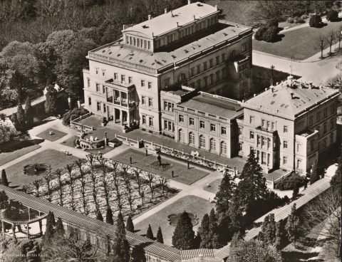 Villa Hügel und oberer Terrassengarten von Südosten, 1960 © Historisches Archiv Krupp