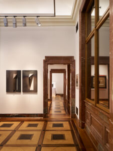Blick in den Ausstellungsraum "21 x 21"