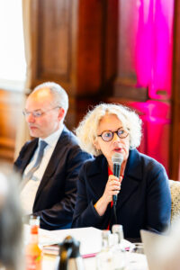 Prof. Peter Gorschlüter und Regina Selter während des Pressegesprächs