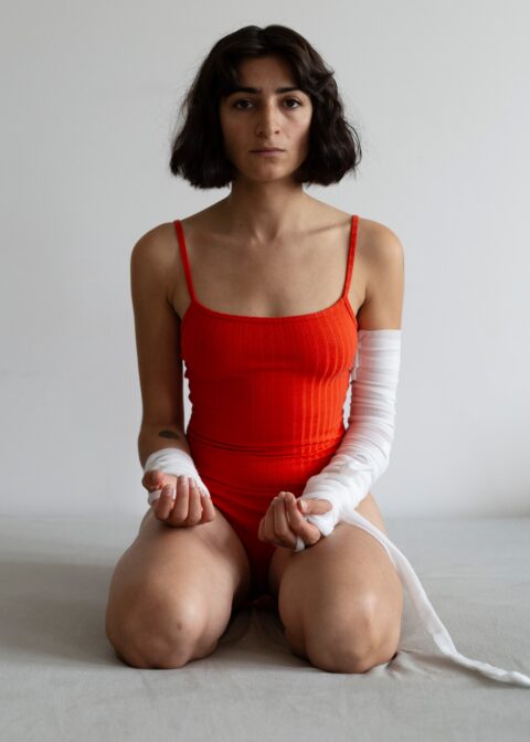 Eine Frau im Badeanzug